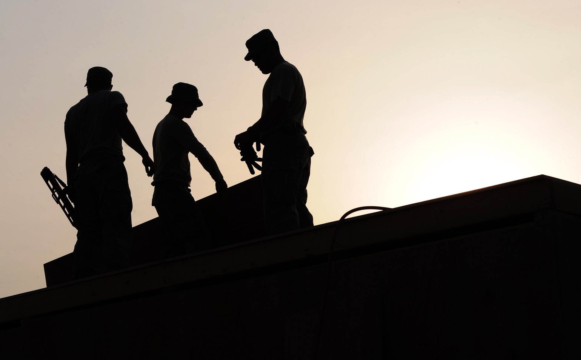workers 659885_1920